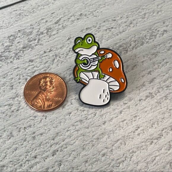 Jamming Frog & Shroom Enamel Pin/ Brooch Lapel - Picture 3 of 6